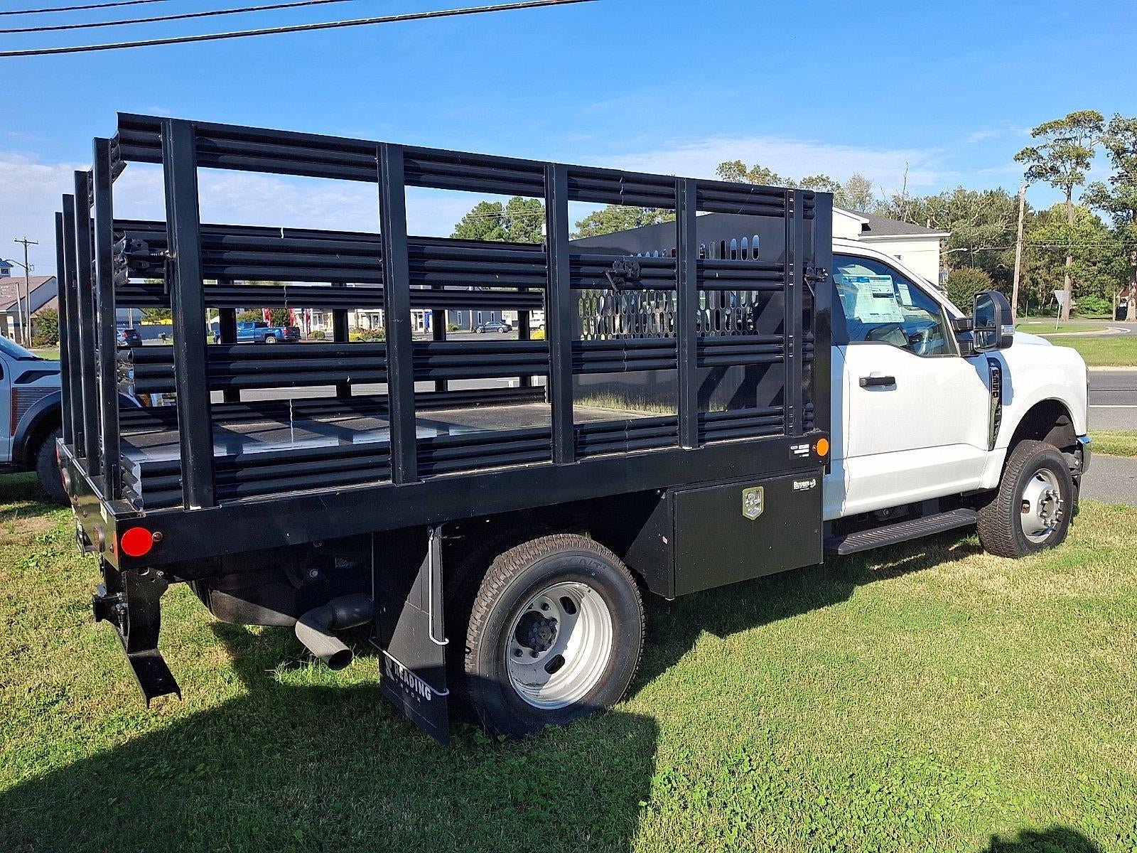 2024 Ford Super Duty F-350 DRW XL