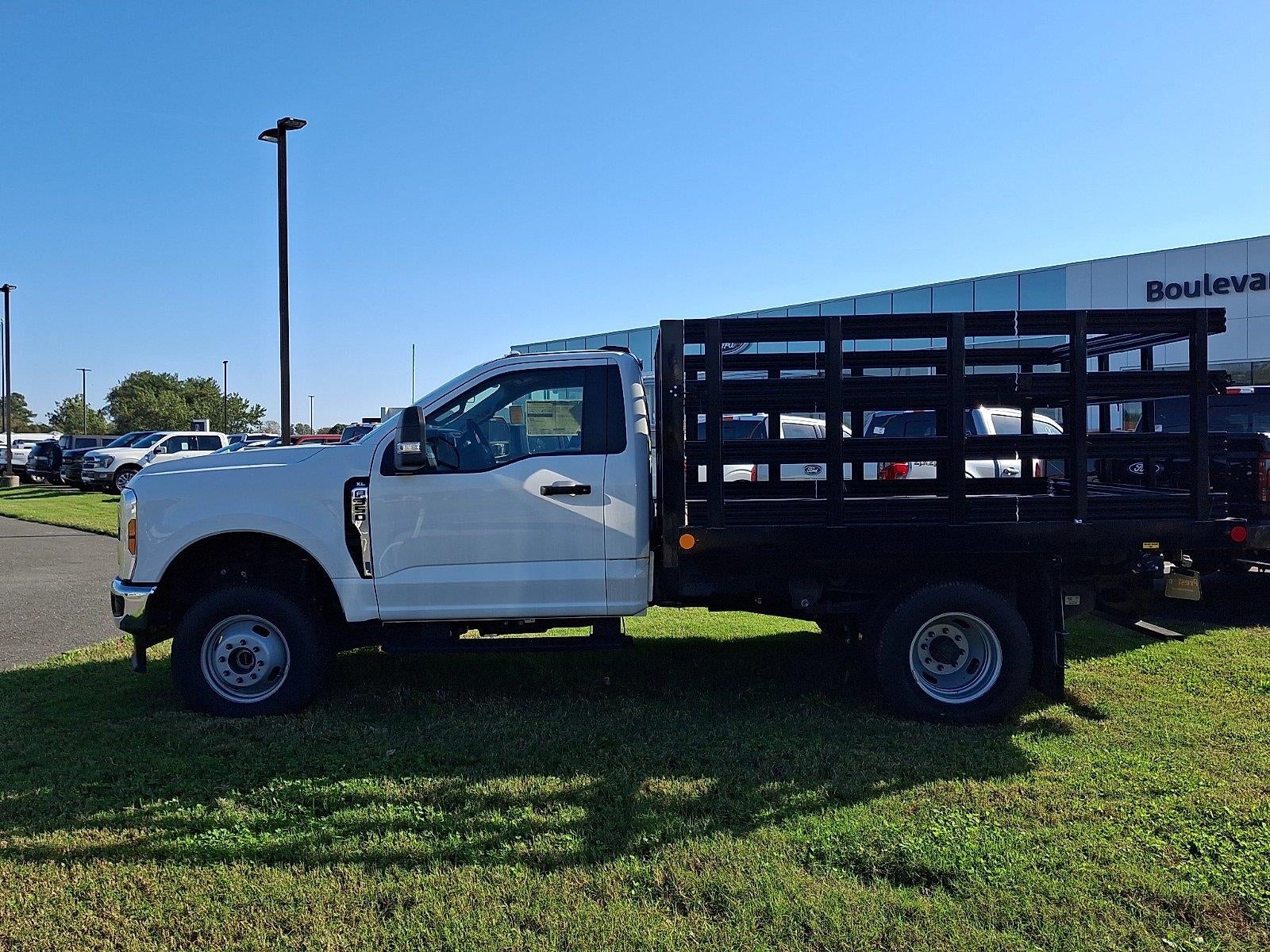 2024 Ford Super Duty F-350 DRW XL