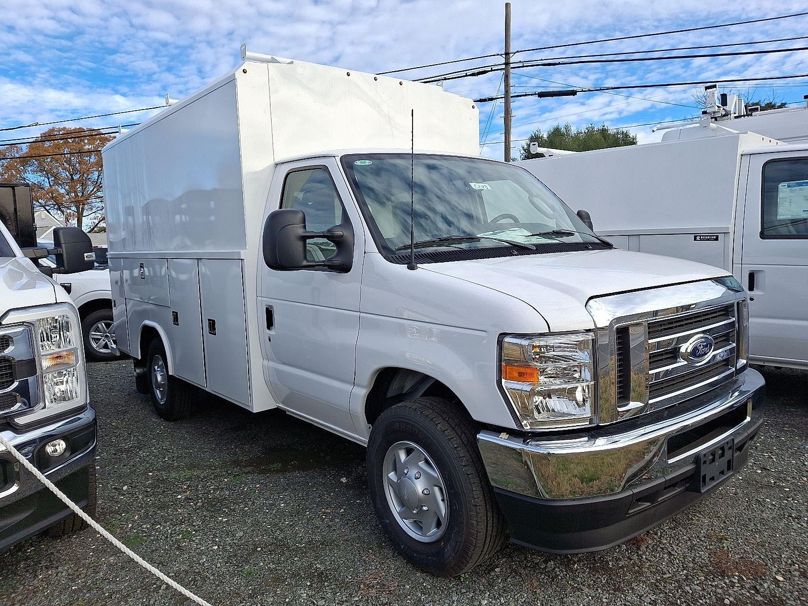 2025 Ford E-Series Cutaway E-350