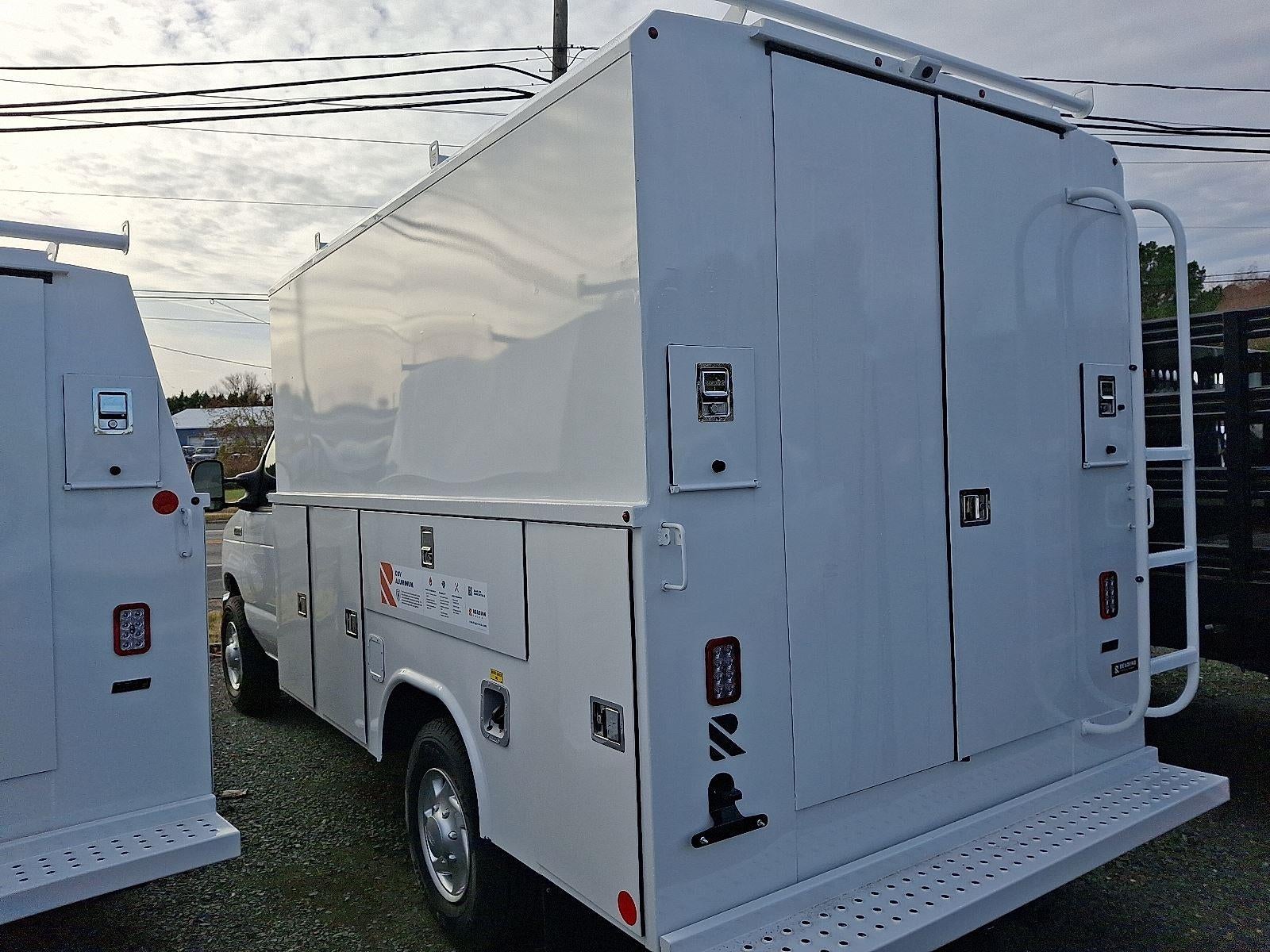 2025 Ford E-Series Cutaway E-350