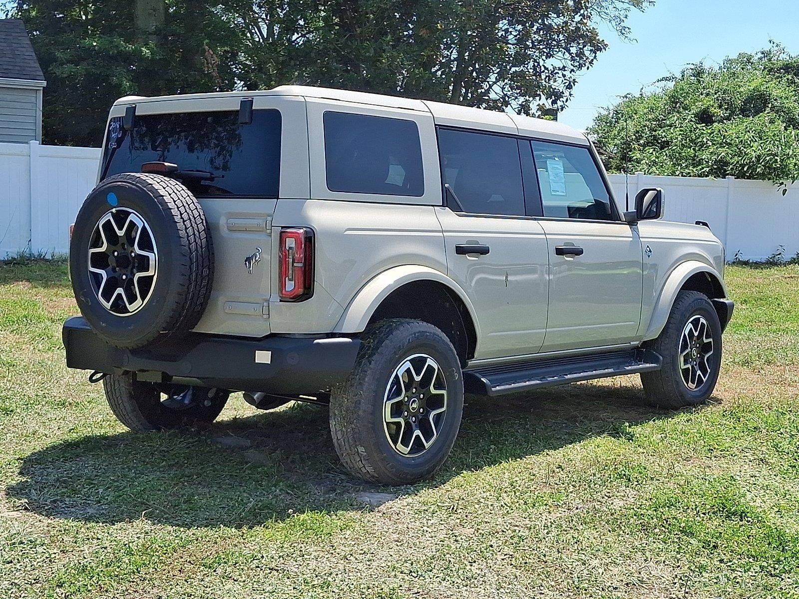 2026 Ford Bronco Outer Banks