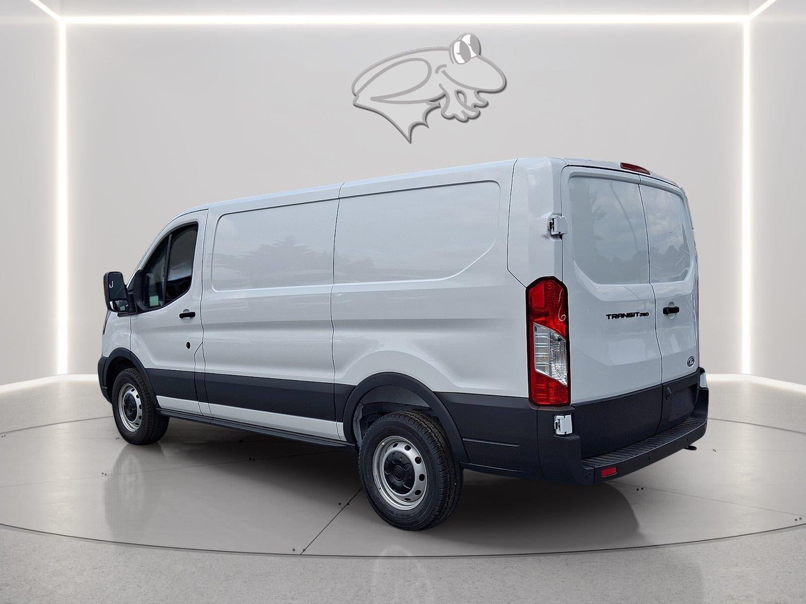 2026 Ford Transit Cargo Van T-250 130" Low Rf 9150 GVWR RWD