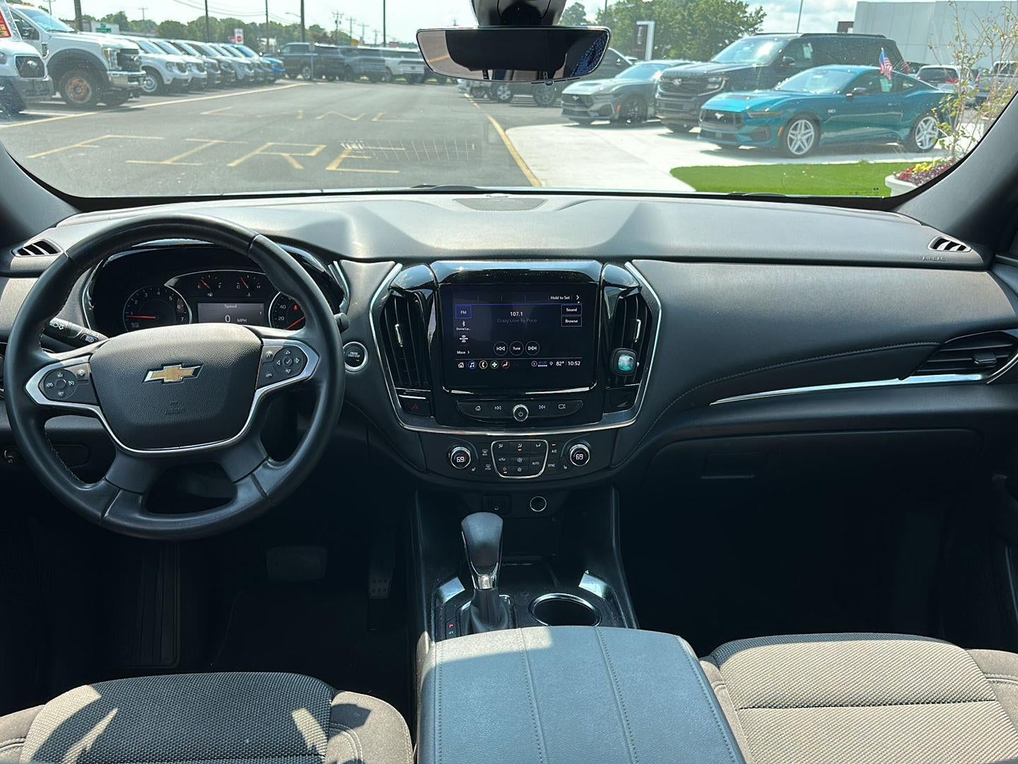 2023 Chevrolet Traverse LT Cloth