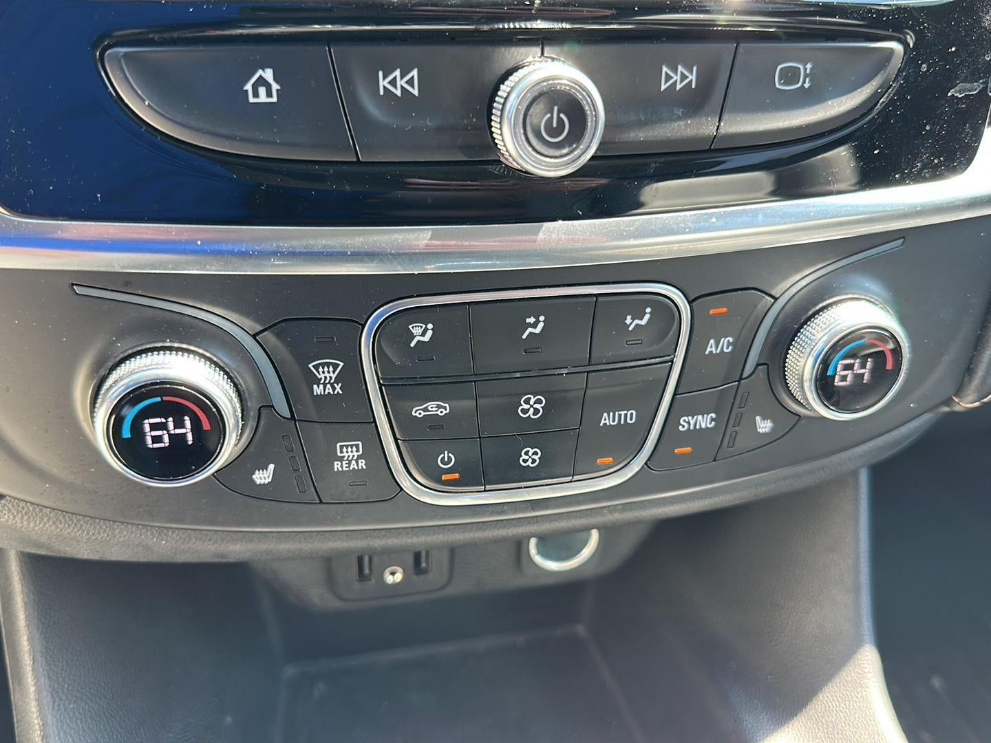 2020 Chevrolet Traverse LT Leather