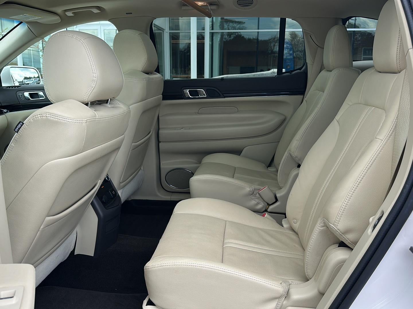 2019 Lincoln MKT Base