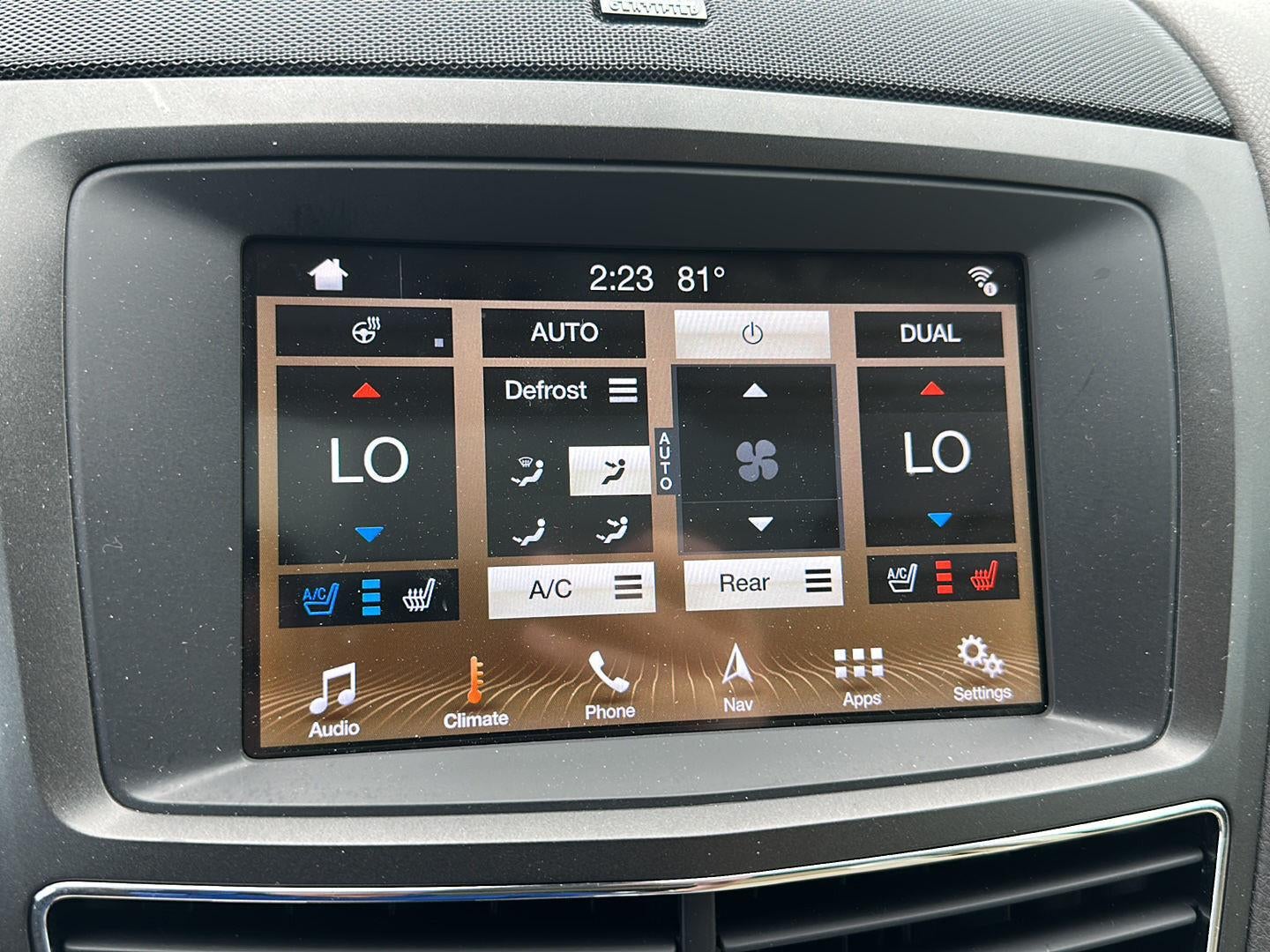 2019 Lincoln MKT Base