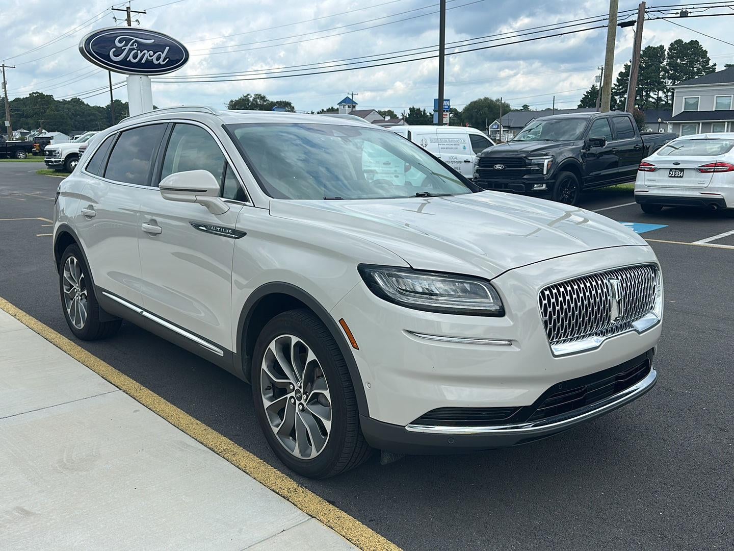 2023 Lincoln Nautilus Reserve