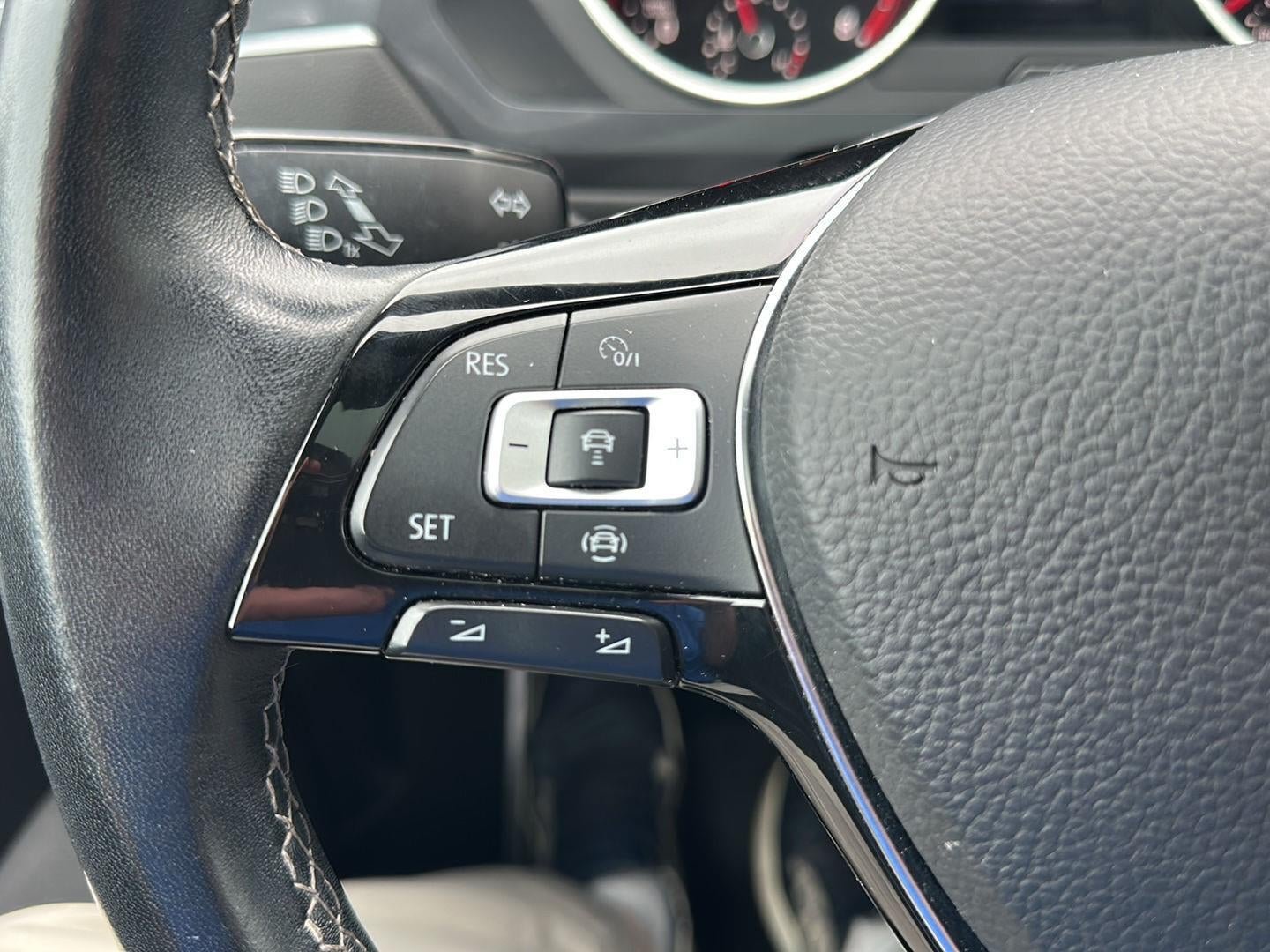 2021 Volkswagen Tiguan SE R-Line Black