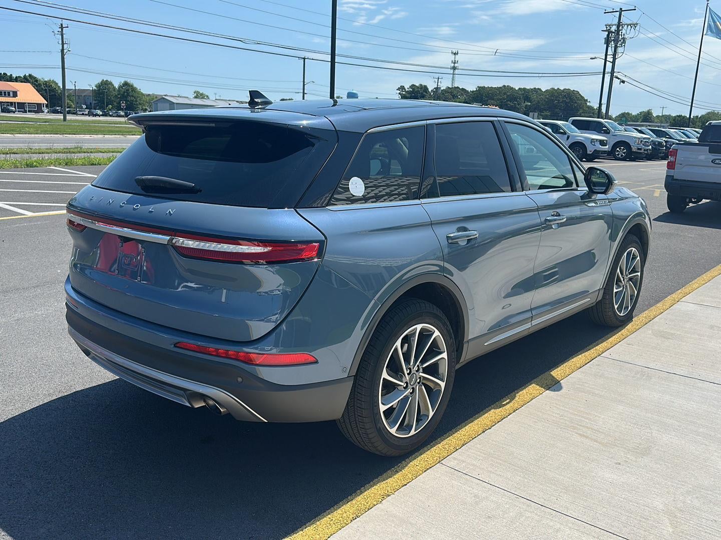 2023 Lincoln Corsair Standard