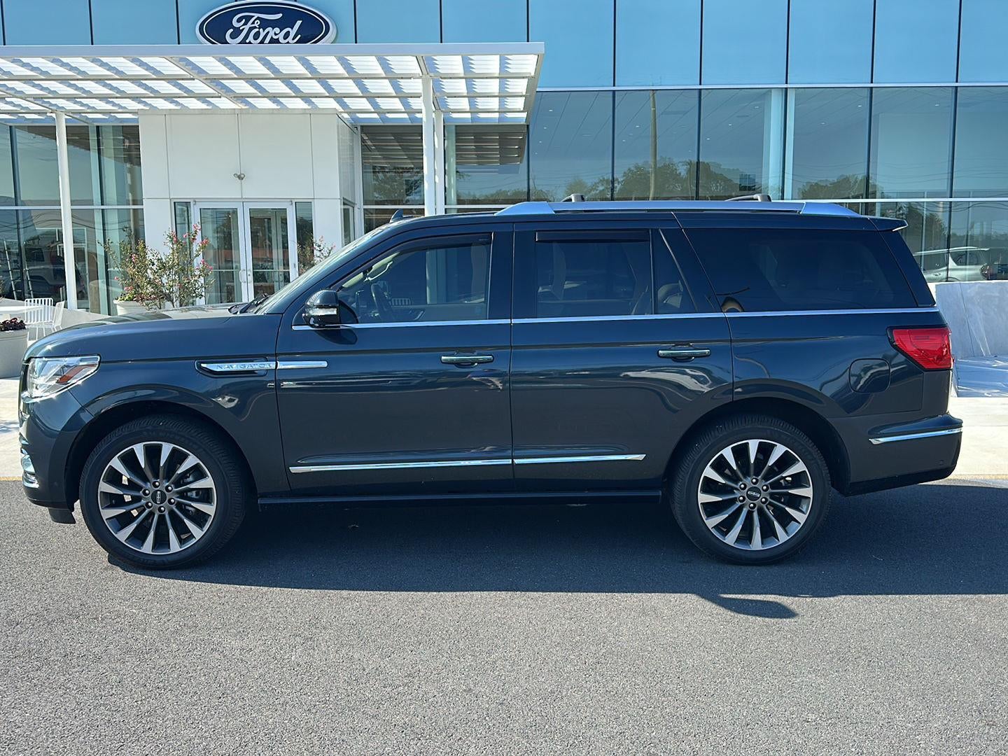 2021 Lincoln NAVIGATOR RSV