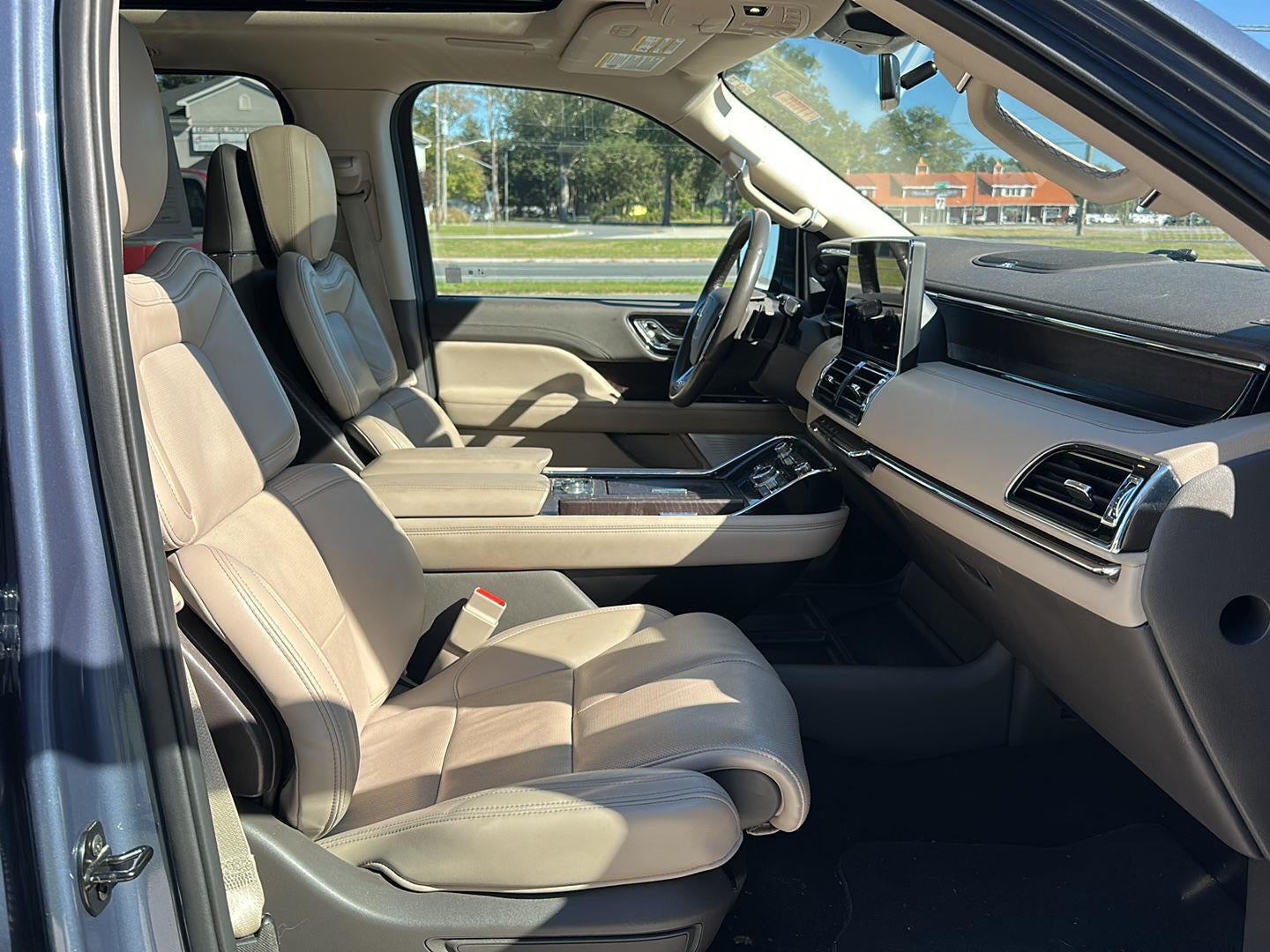 2023 Lincoln Navigator L Reserve