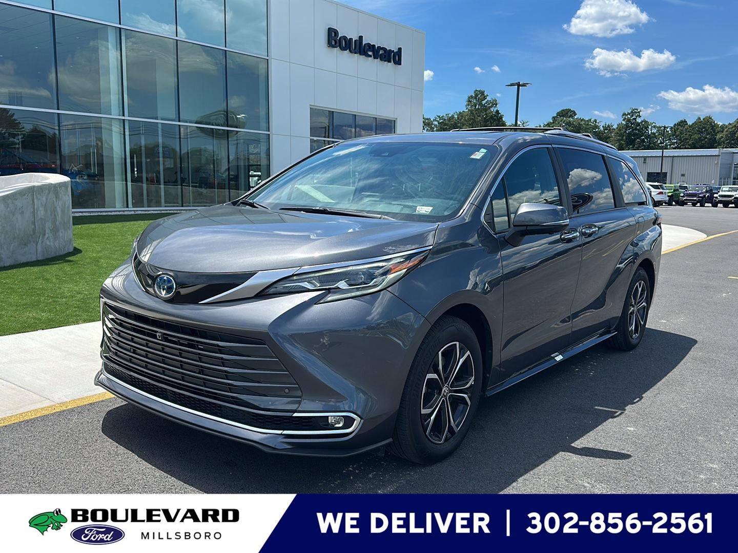 2025 Toyota Sienna Platinum 7-Passenger