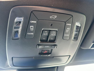 2025 Toyota Sienna Platinum 7-Passenger