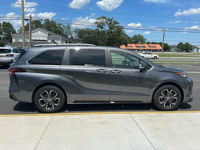 2025 Toyota Sienna Platinum 7-Passenger