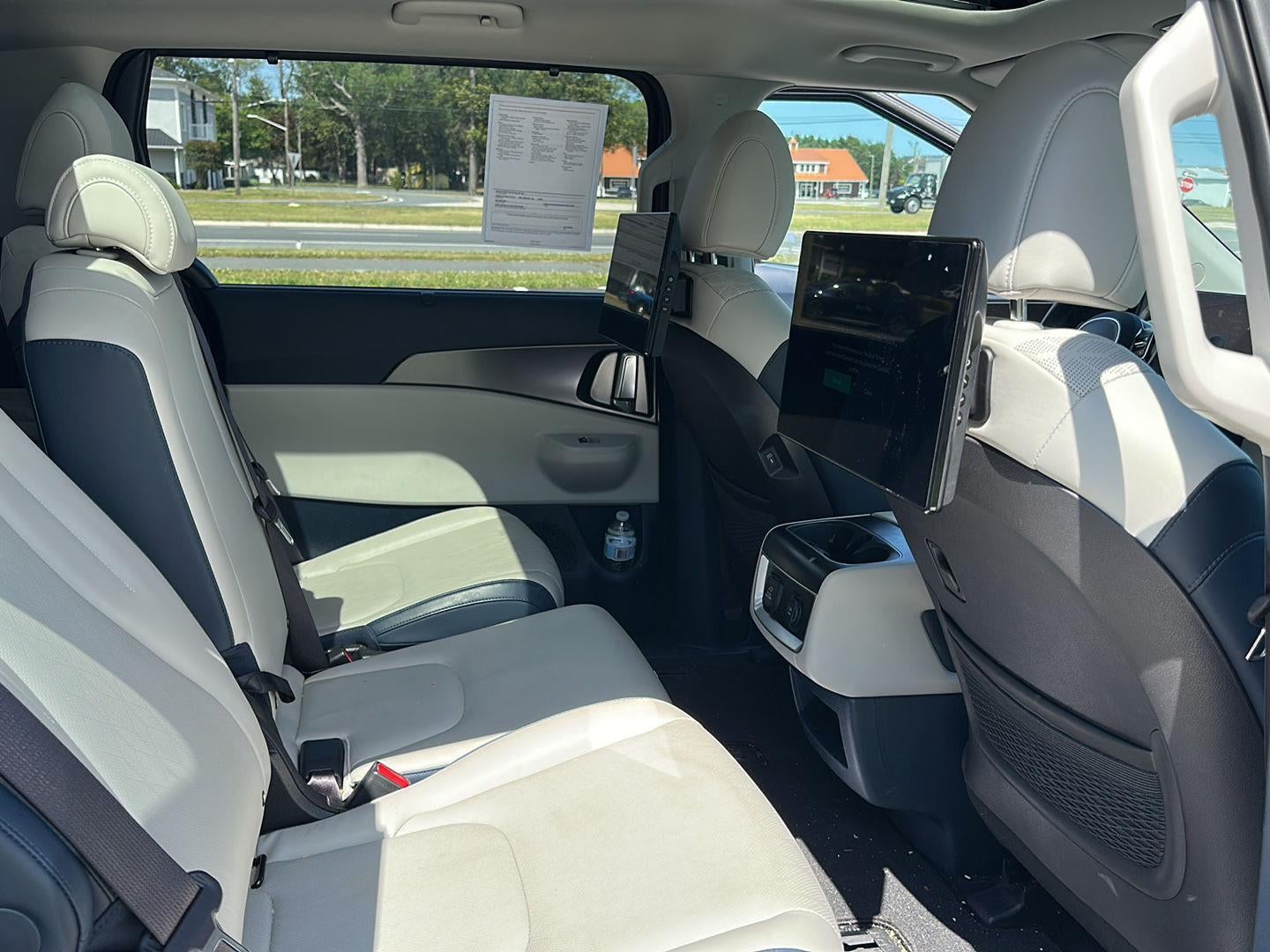 2025 Kia Carnival SX