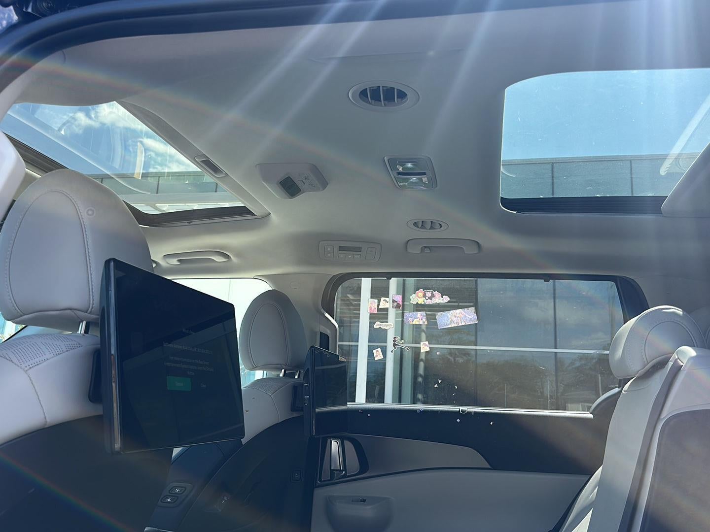 2025 Kia Carnival SX