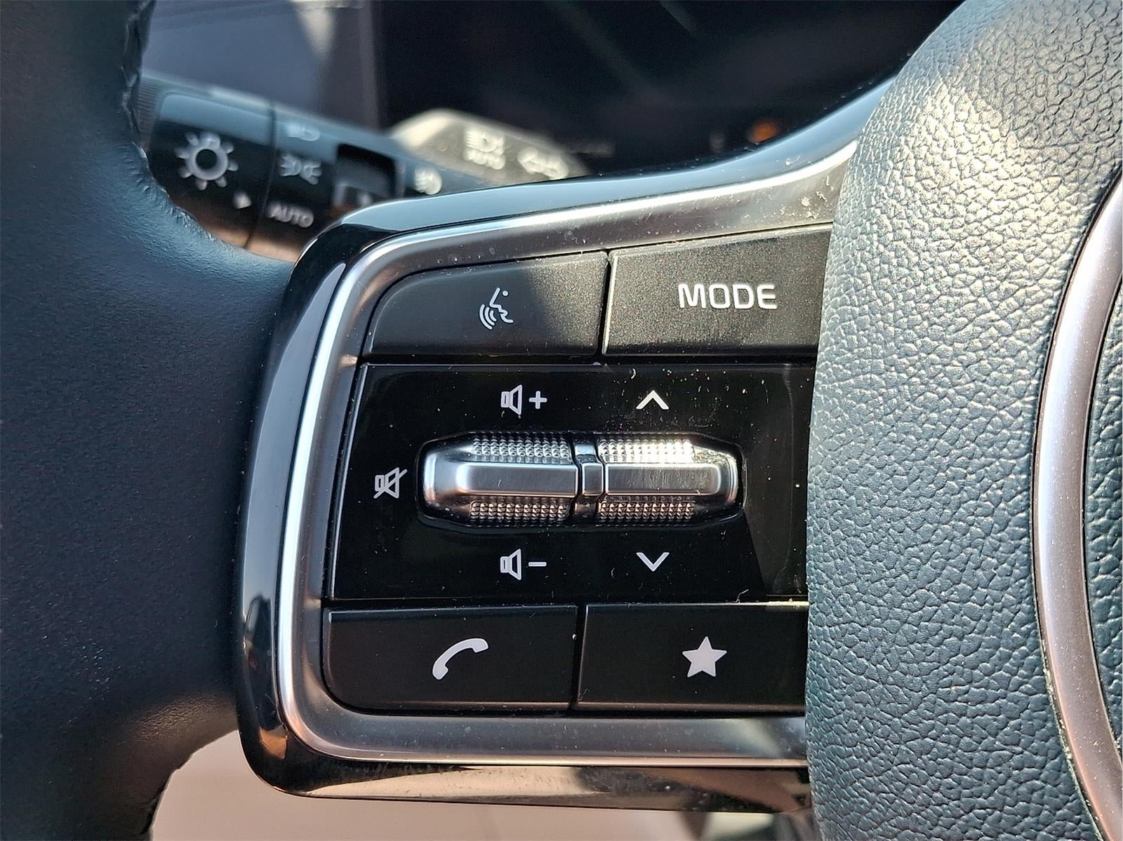 2025 Kia Carnival SX