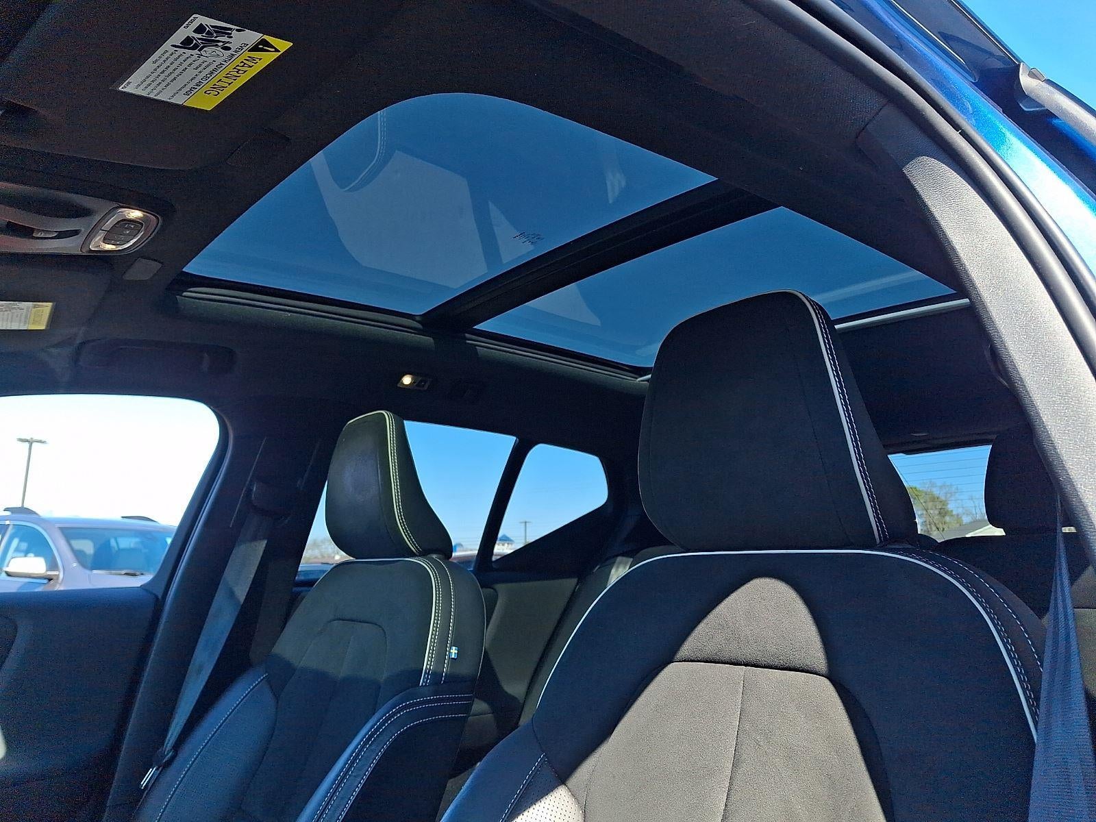 2021 Volvo XC40 R-Design