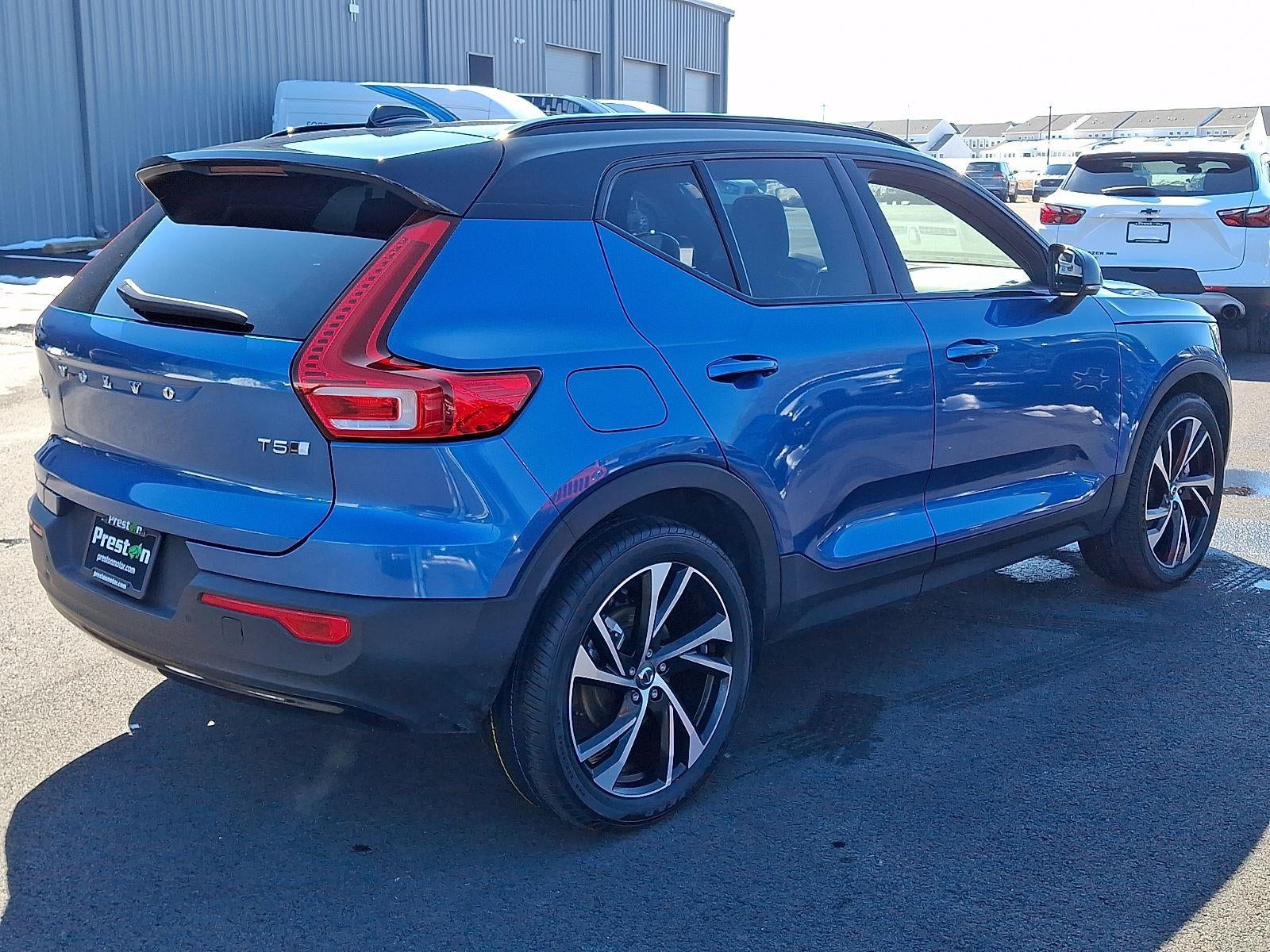 2021 Volvo XC40 R-Design