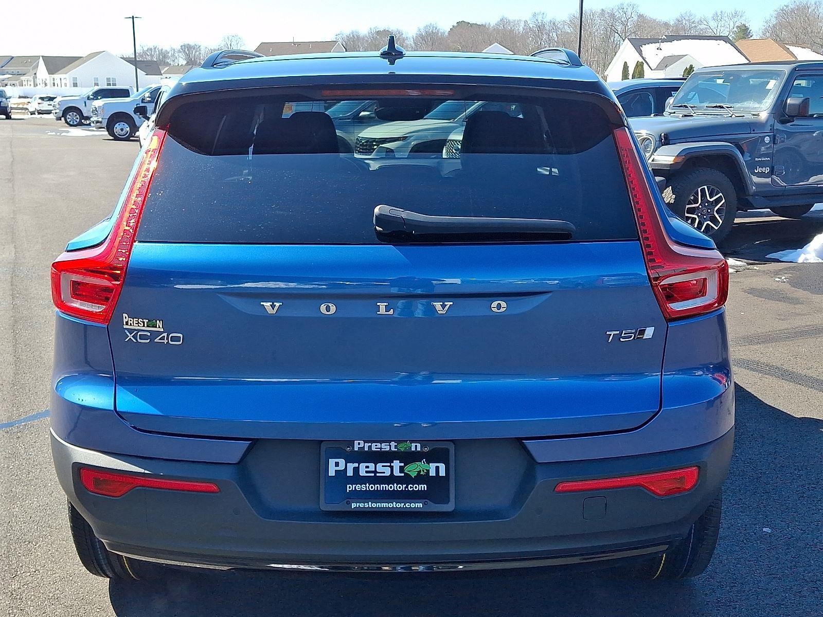 2021 Volvo XC40 R-Design