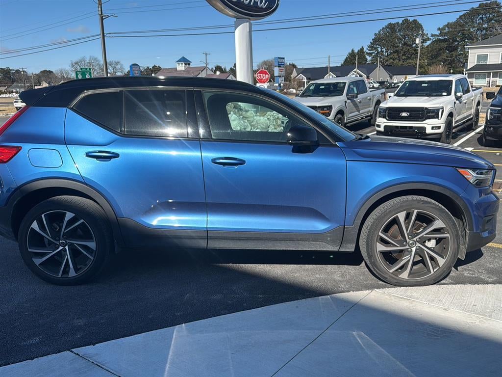 2021 Volvo XC40 R-Design
