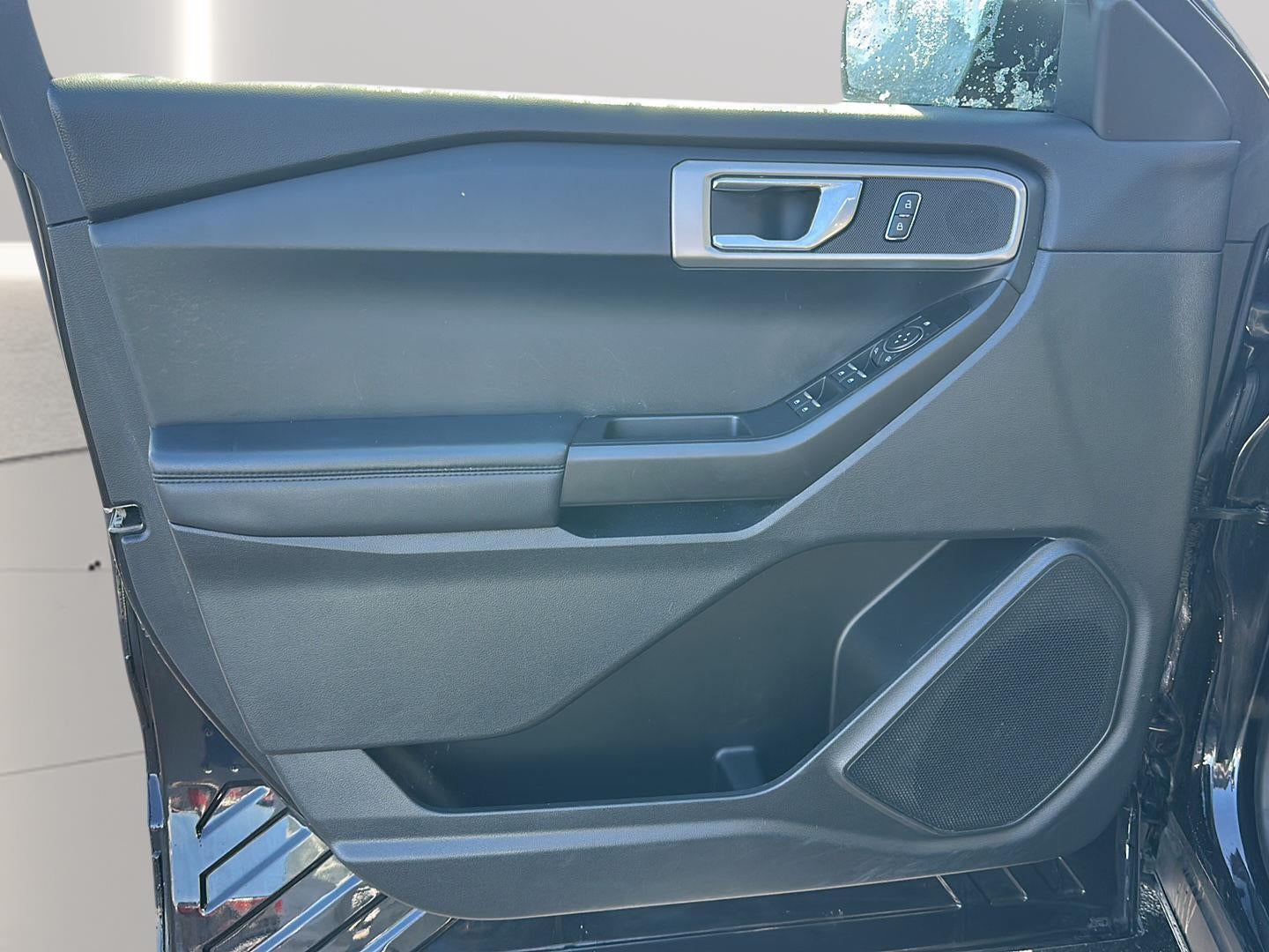 2020 Ford Explorer Base