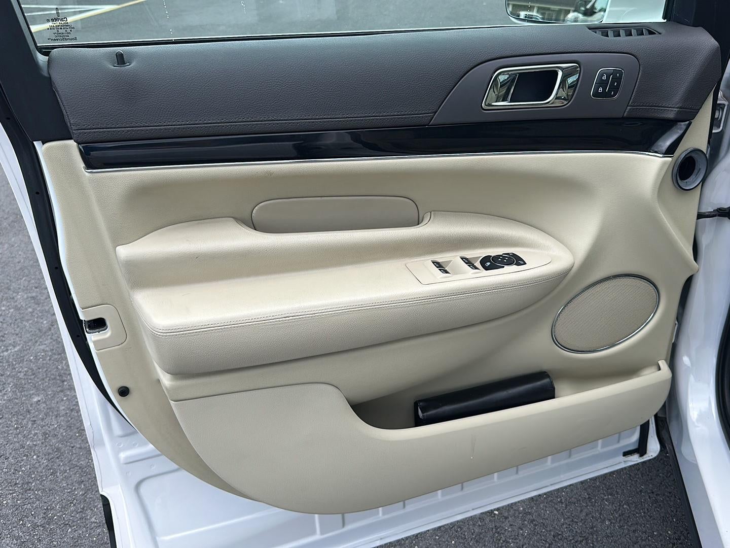 2019 Lincoln MKT Base