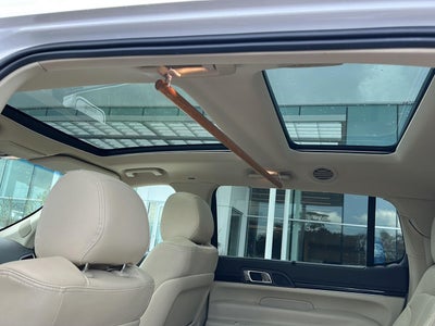 2019 Lincoln MKT Base