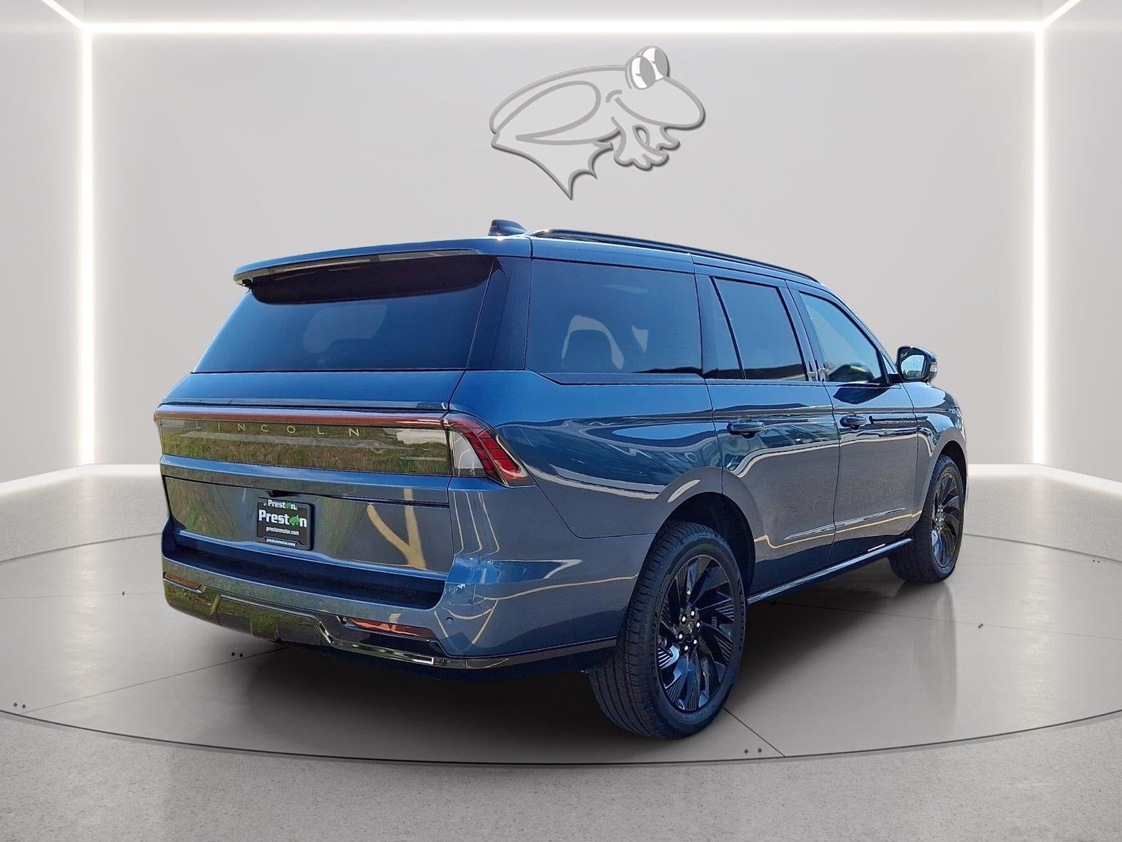 2027 Lincoln Navigator Reserve