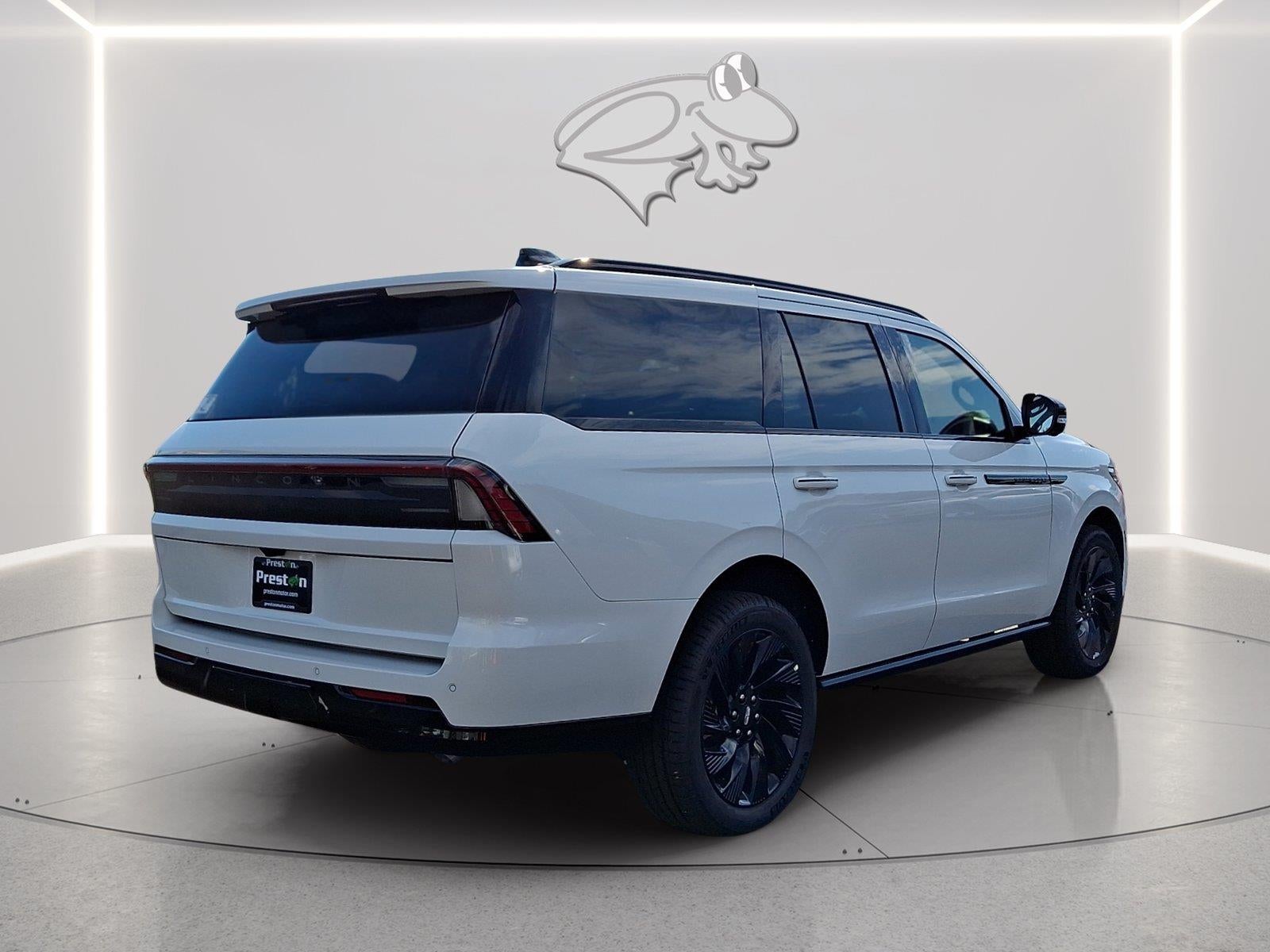 2027 Lincoln Navigator Reserve