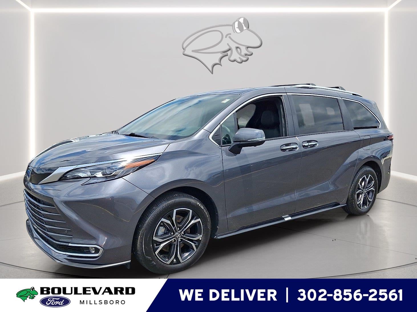 2025 Toyota Sienna Platinum 7-Passenger
