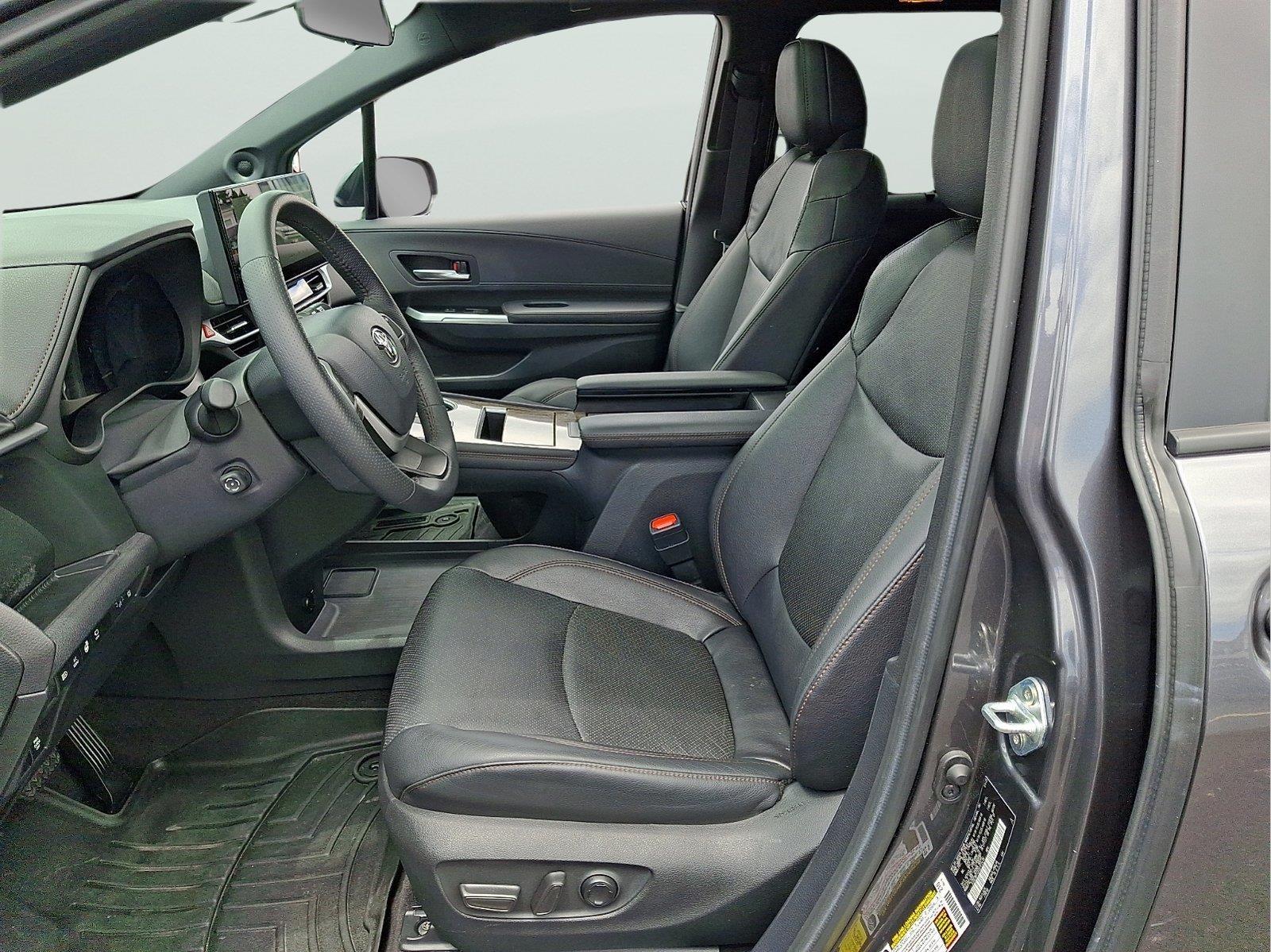 2025 Toyota Sienna Platinum 7-Passenger