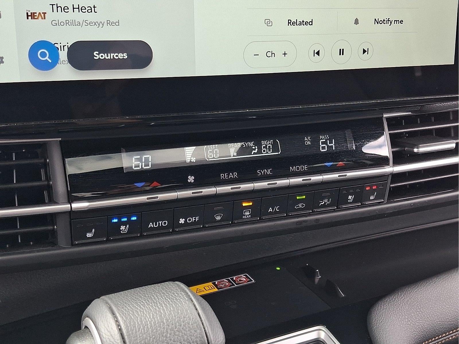 2025 Toyota Sienna Platinum 7-Passenger