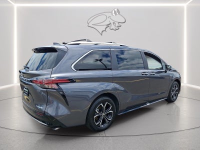 2025 Toyota Sienna Platinum 7-Passenger