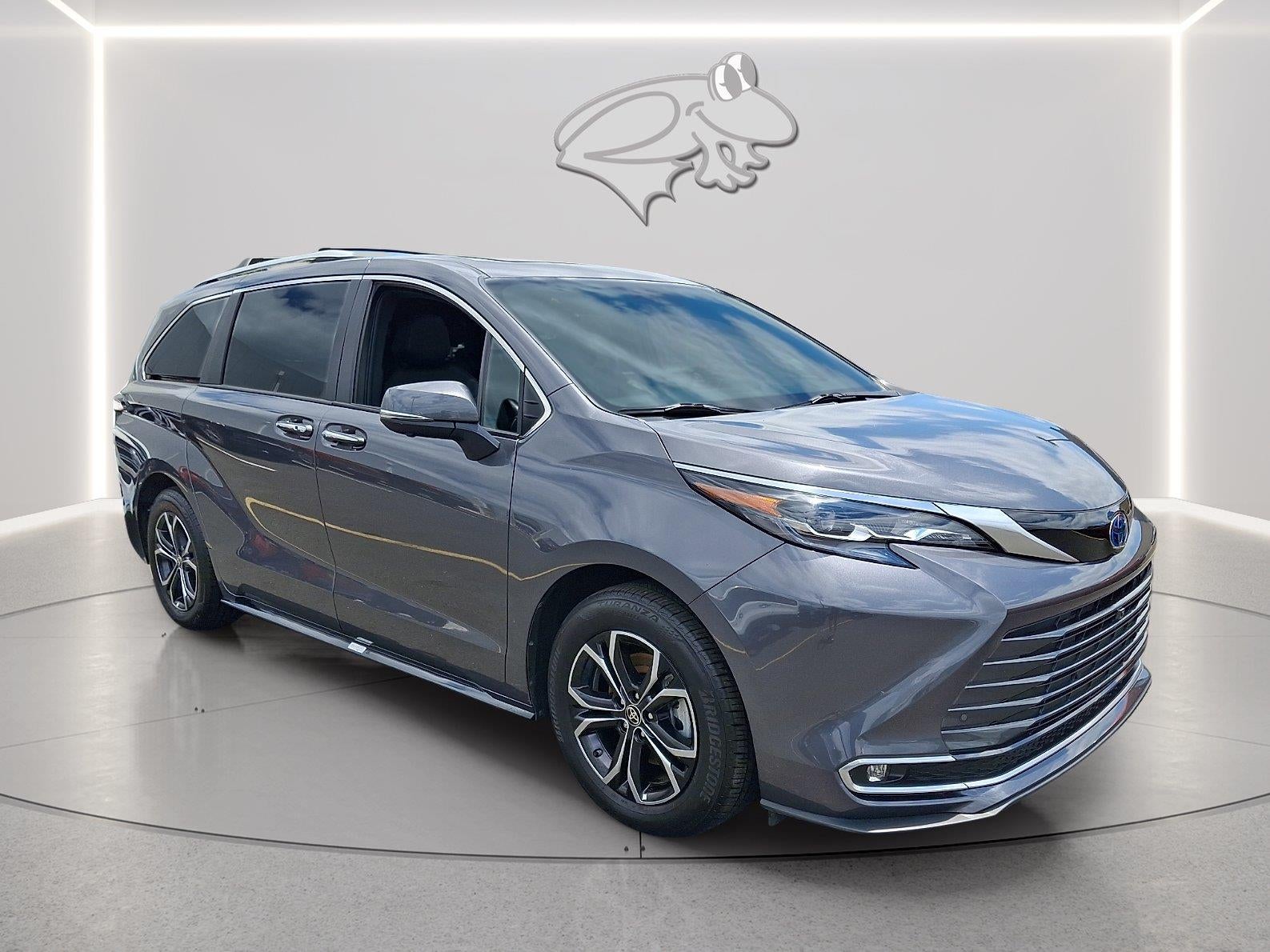 2025 Toyota Sienna Platinum 7-Passenger