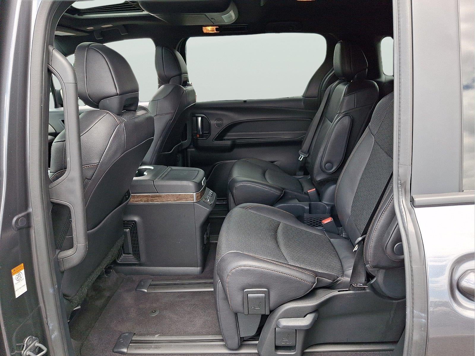 2025 Toyota Sienna Platinum 7-Passenger