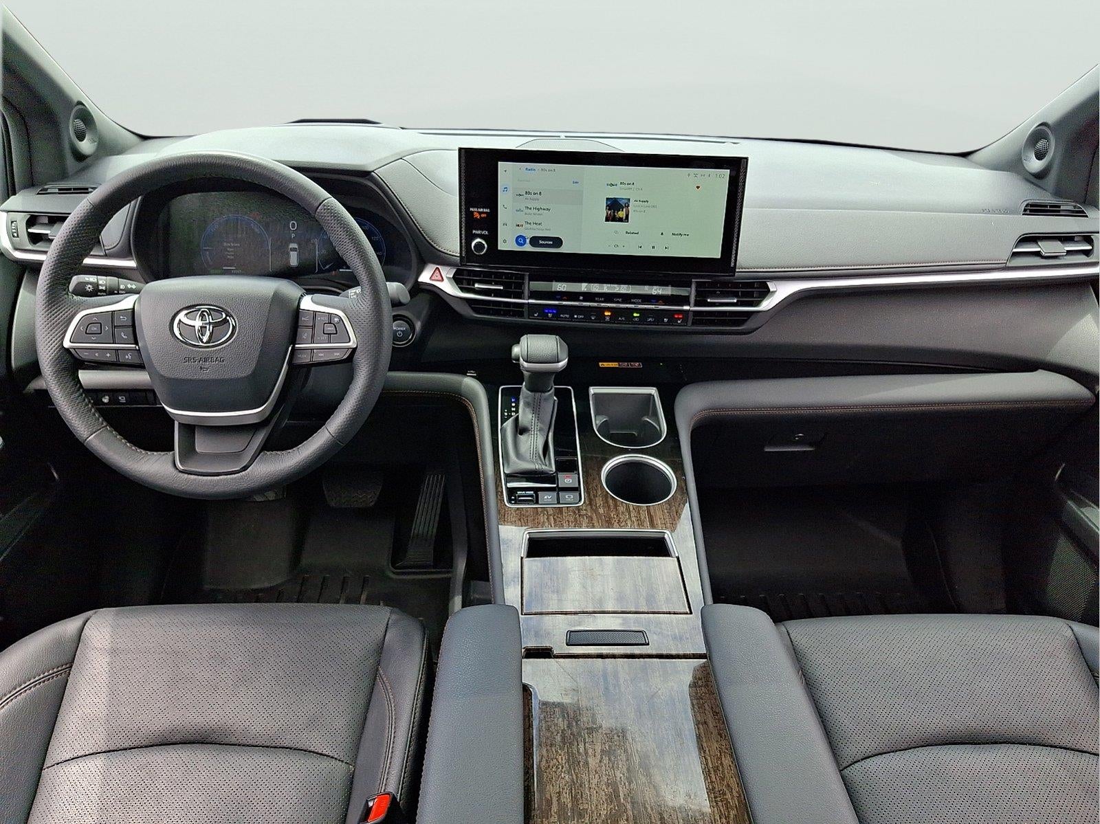 2025 Toyota Sienna Platinum 7-Passenger