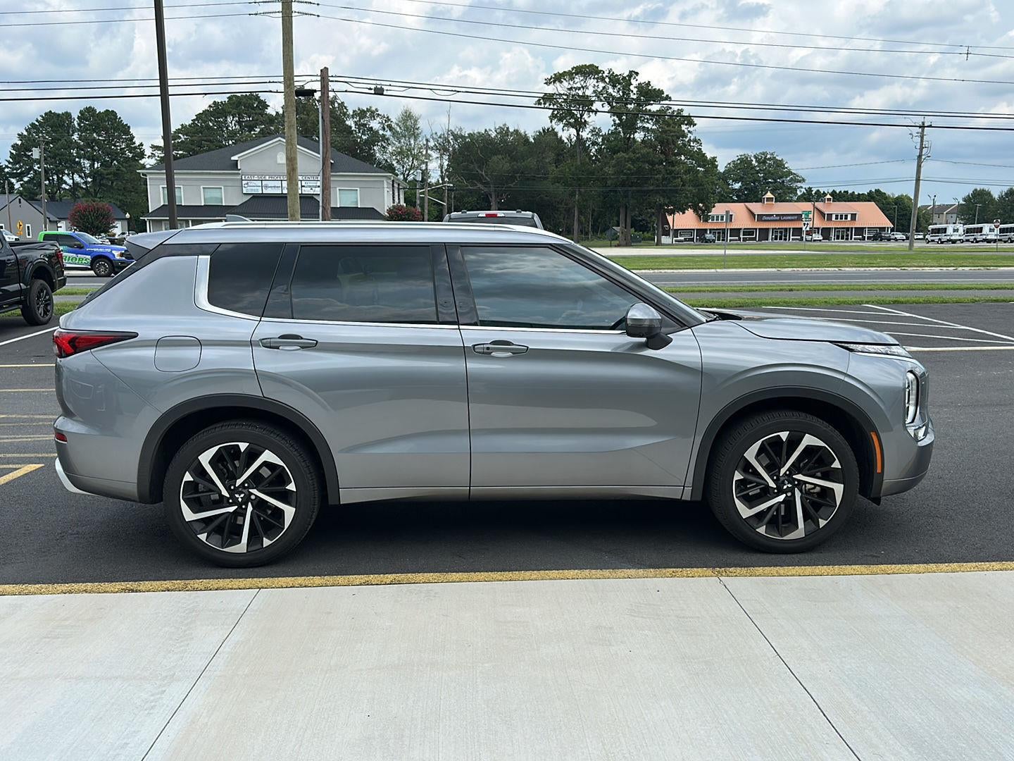 2023 Mitsubishi Outlander SEL
