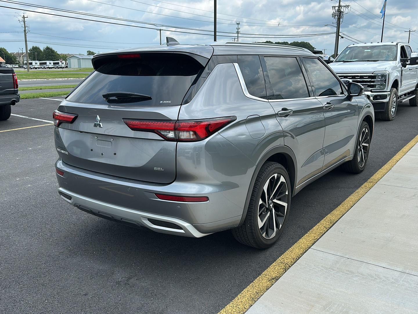 2023 Mitsubishi Outlander SEL