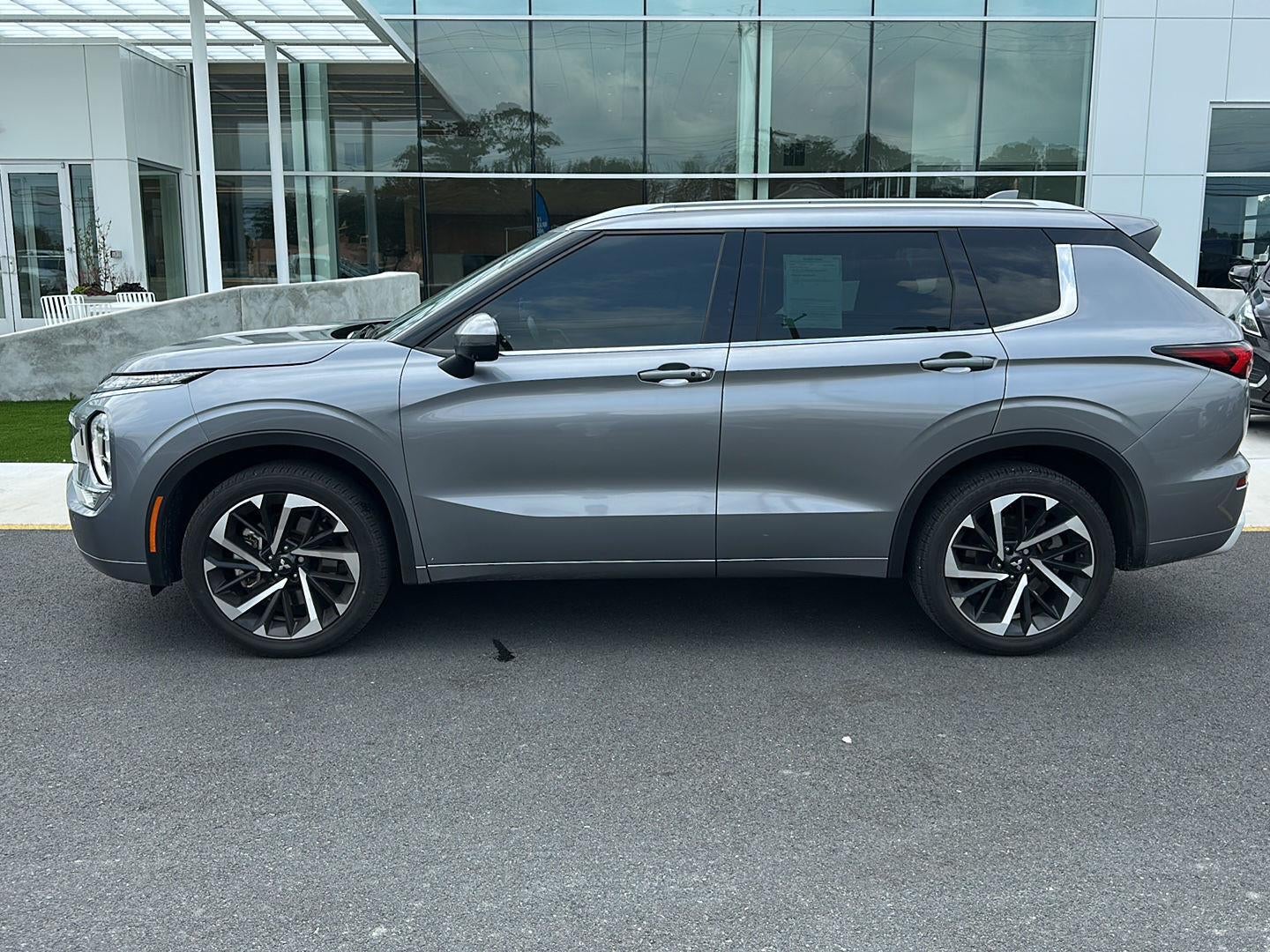 2023 Mitsubishi Outlander SEL