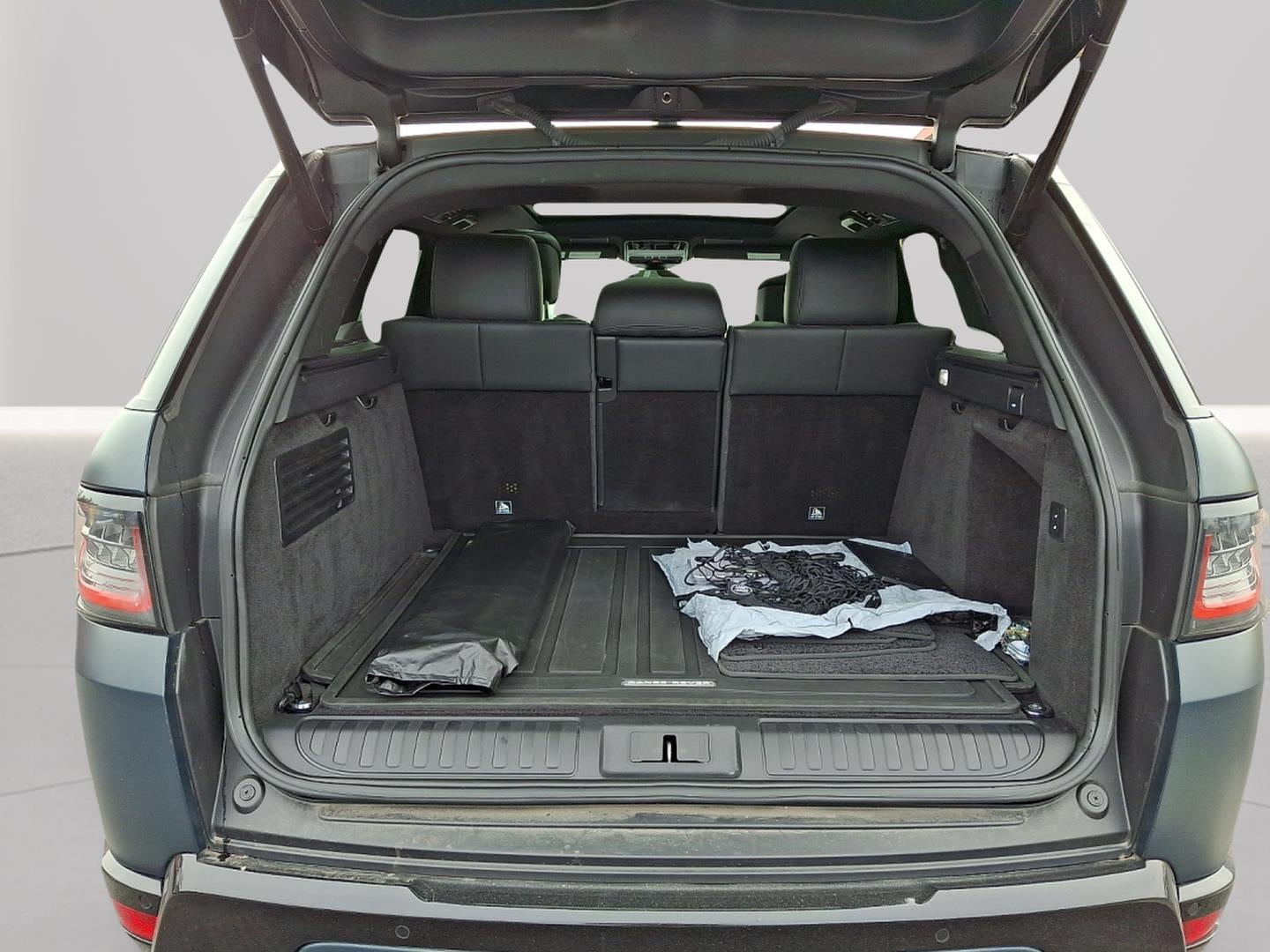 2021 Land Rover Range Rover Sport HSE Silver Edition