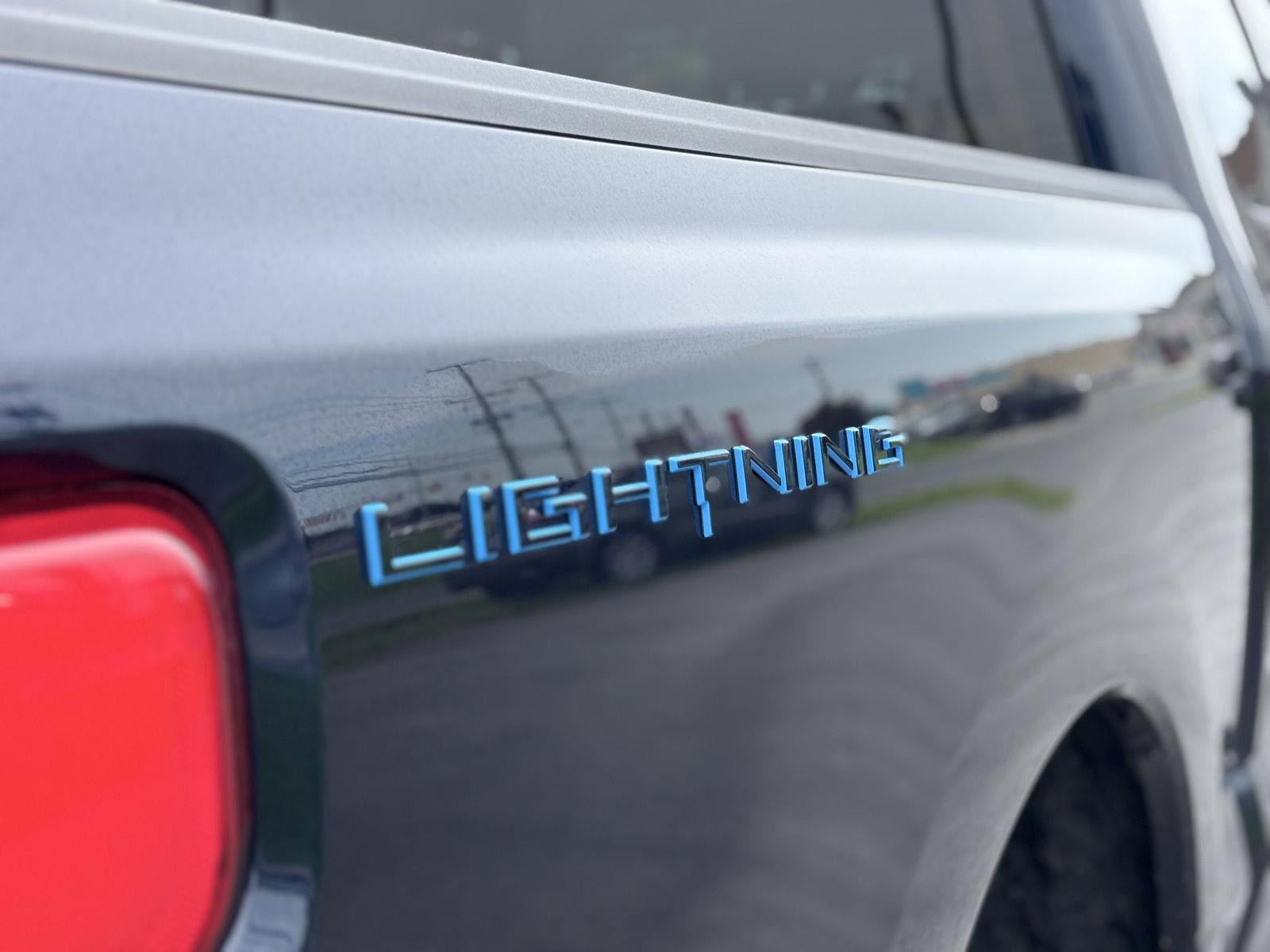 2025 Ford F-150 Lightning LARIAT