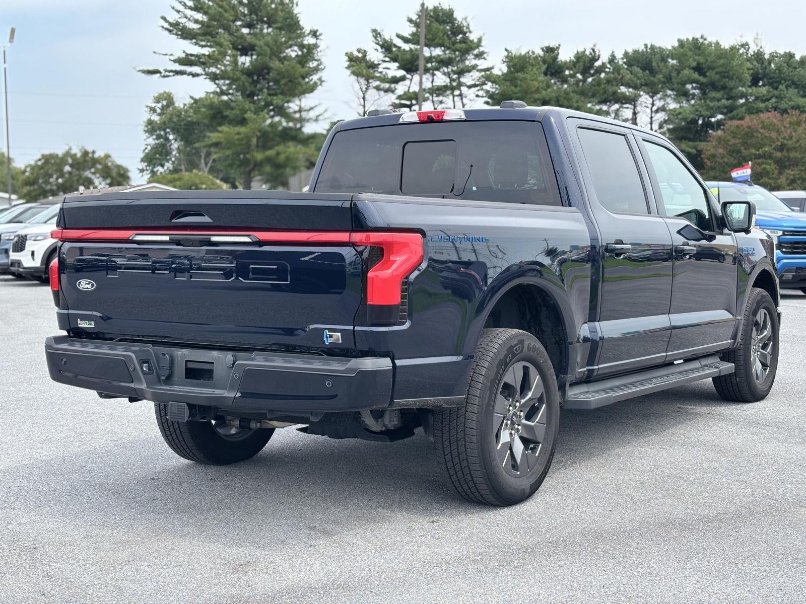 2025 Ford F-150 Lightning LARIAT
