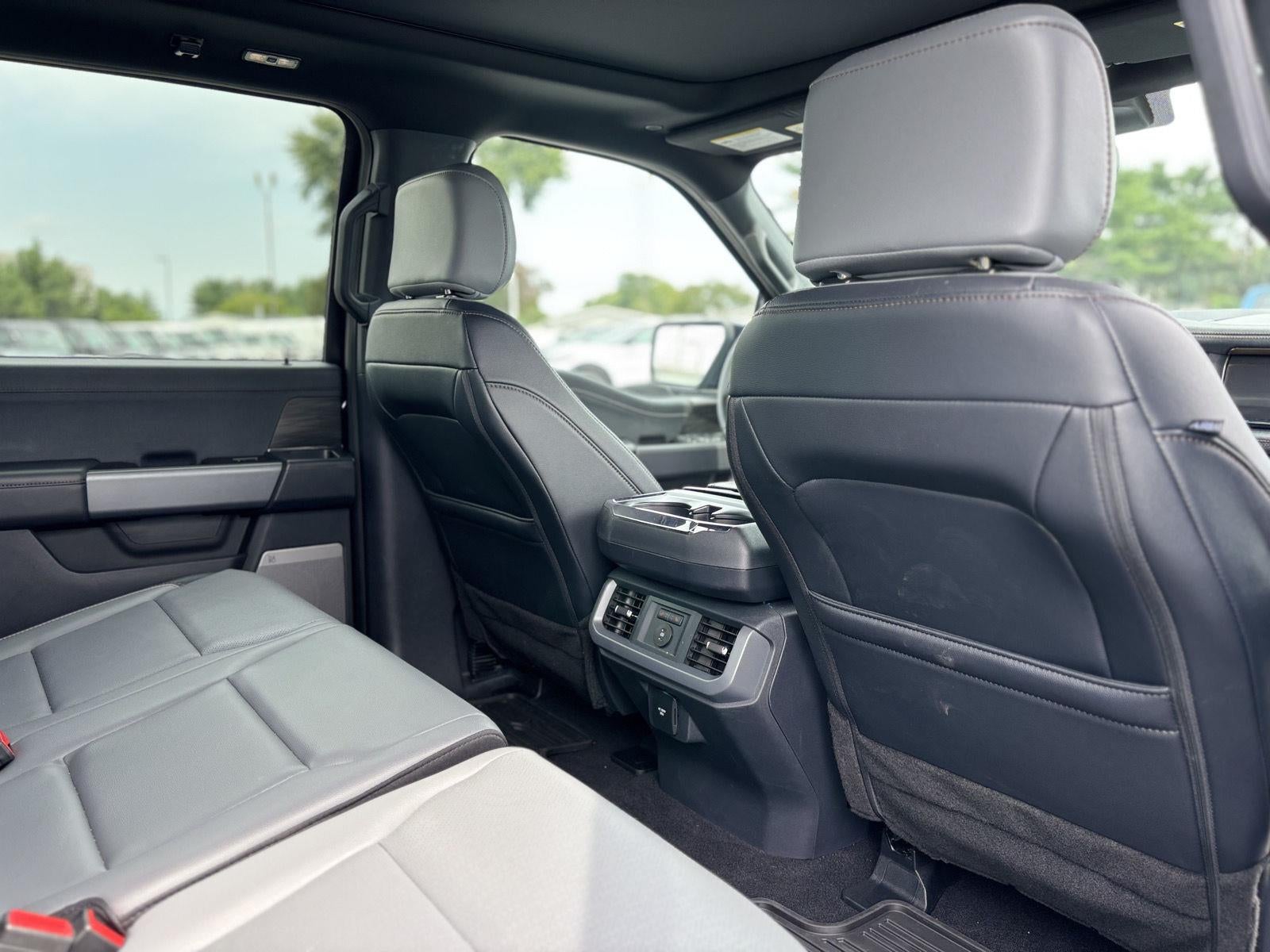 2025 Ford F-150 Lightning LARIAT