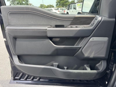 2025 Ford F-150 Lightning LARIAT