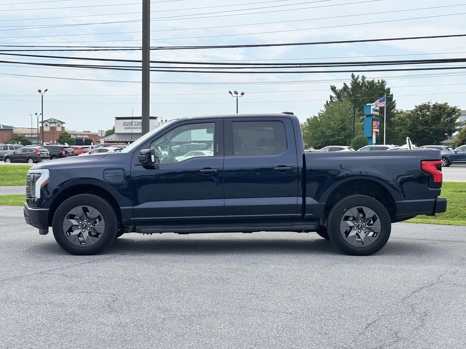 2025 Ford F-150 Lightning LARIAT