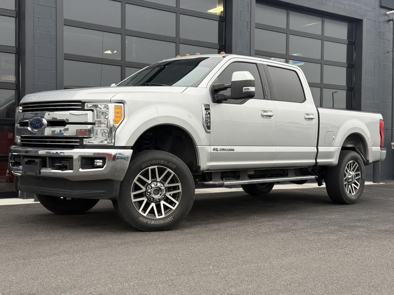 2017 Ford Super Duty F-250 SRW Lariat