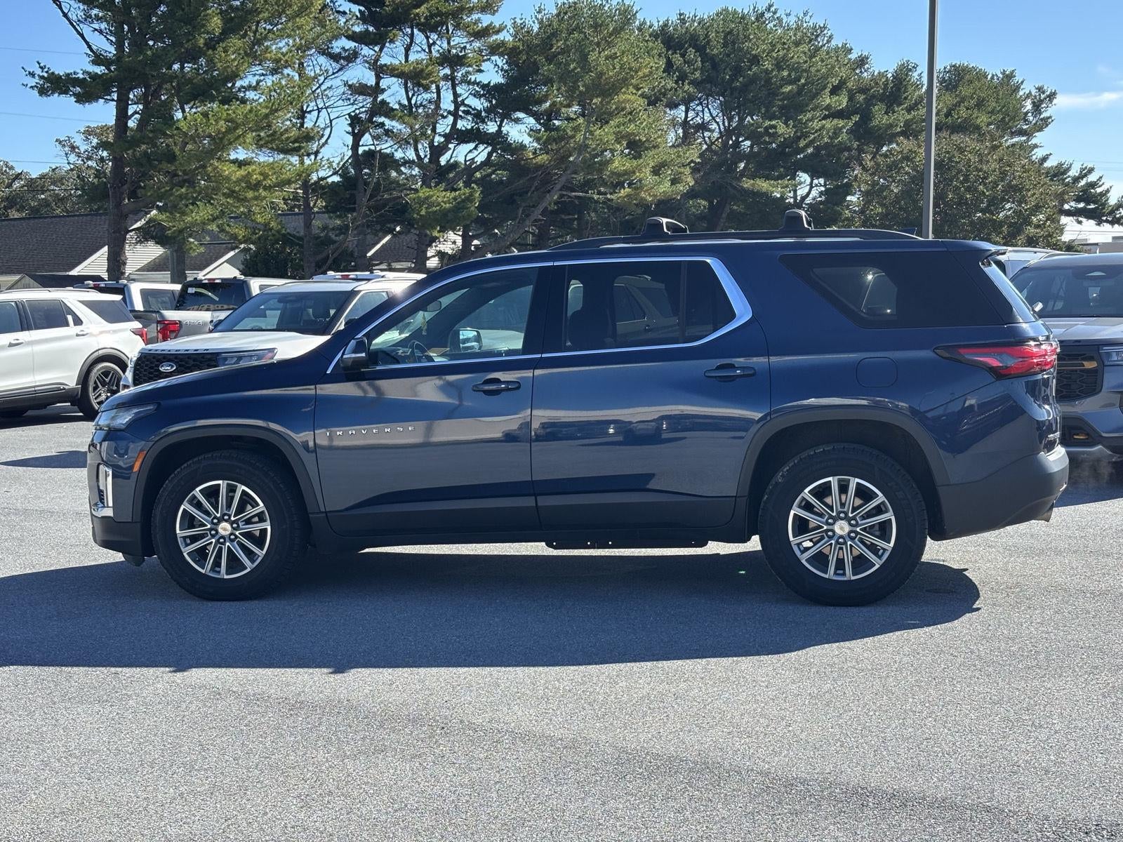 2023 Chevrolet Traverse LT Cloth