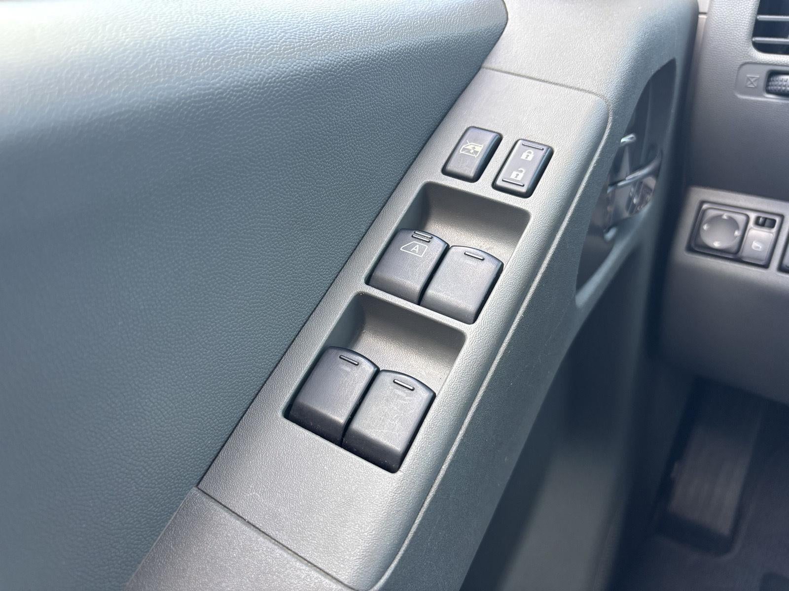 2019 Nissan Frontier Base