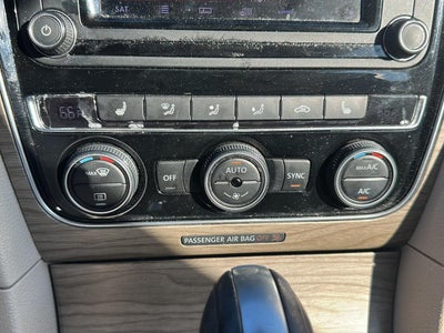 2017 Volkswagen Passat 1.8T SEL Premium